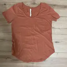 The Group by Babaton Aritzia Womens Shirt Small Coral Scoop Neck Pocket