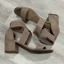 Liz Claiborne block heels in Taupe