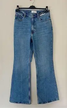 Abercrombie & Fitch  Curve Love Vintage Flare Jeans NEW Size 30 Medium Wash