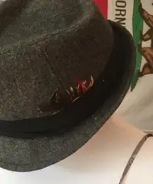 BDG Fedora w Red feather in band