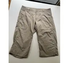 The North Face Hiking Capri Long Shorts Womens Size 4 Khaki Lightweight Hiking