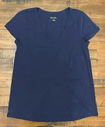 LILLY PULITZER V-NECK Women's Medium Navy Blue T-SHIRT 100 % Puma Cotton Top EUC