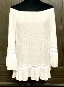 Over the shoulder White tunic top with flowing sleeves - Size Medium