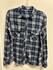 Kut from the Kloth women’s crinkle cloth Plaid Shirt