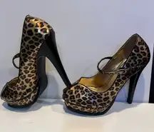 Pinup Couture Women's Cheetah Print Peep Toe Heels Size 6 Party Shoes