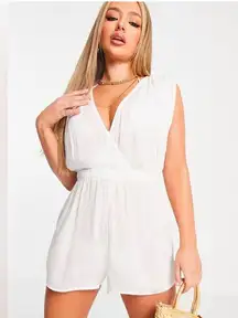 Design White Fuller Bust Crinkle Gathered Plunge Beach Romper New Size 4