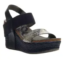 OTBT Bushnell Black Snakeskin Woven Wedge Size