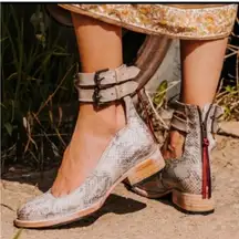 Freebird Maribel White Snake Leather Double Strap Shoes. Size 9.