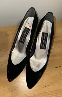 Stuart Weitzman Elegant Princess‎ Pumps 7.5 M Black Suede Heels Shoes