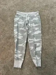 Camo Joggers Small