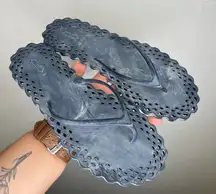 Carlotha Ray | Stylish Navy Scalloped Flip Flops‎ Doily 9-10