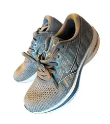 Women’s size 8.5 Mizuno Wave Running Shoes