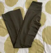 lululemon groove pants size 6 army green