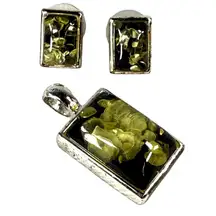 Floral Jewelry Pendant Pierced Earring Set Green Color Center Silver-Tone Frames