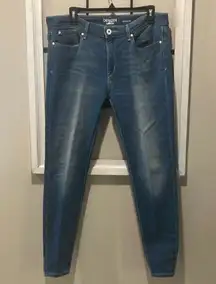 Denizen Levi’s jegging light wash distress