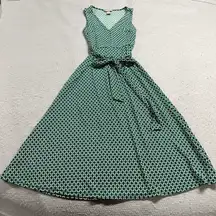 Green & White Diamond Print V Neck Fit & Flare Dress Size XSmall EUC