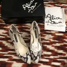 Alice + Olivia Stacey Bendet Black White Snake Print Block Heels Pumps Pointed Toe Sz 9.5 Comes with box & dust bag