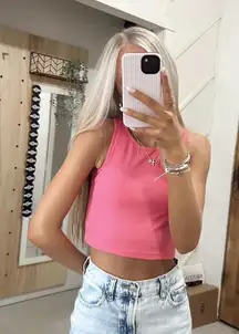 pink tank top