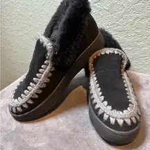 Blondo Black and Gray Moccasins