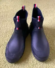 So cute easy to pull on/ off rain booties ☔️☔️