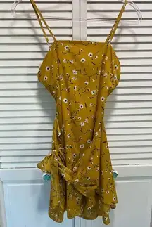 Sundress Mustard White Flowers Spaghetti Straps Tie back‎ Wrap Skirt Size Small