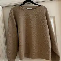 SEE AND BE SEEN TAN TEXTURED QUILTED STYLE SWEATSHIRT