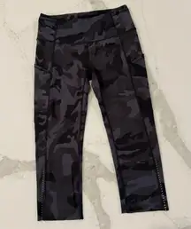 Lululemon Fast & Free High Rise Crop Leggings Women’s 6 Gray Camo Reflective Gym