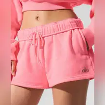 ALO Yoga NWOT Accolade Short Neon Bubblegum Pink (SOLD OUT) Size XXS