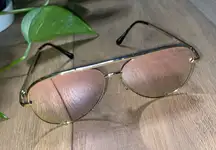 Quay // Desi Perkins High Key Aviators