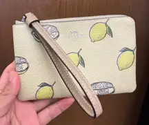 Coach Corner Zip Wristlet With Lemon
Print # CBB08