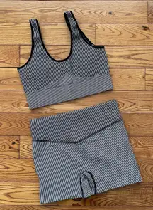 Seamless Sports Bra and Biker Short Workout Set