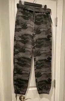 NWT Wild Fable Size S Green Camo Elastic Drawstring Waist Sweatpants Loungers