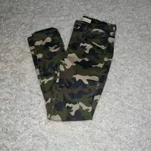 Gap true skinny camo jeans size 25