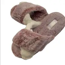 Victoria’s Secret Pink Crossover Faux Fur Slippers.