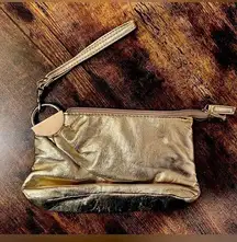 Chateau | ladies metallic gold wristlet.