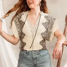 Gimmicks by BKE Cream Puff Sleeve Embellished Blouse size M NWT