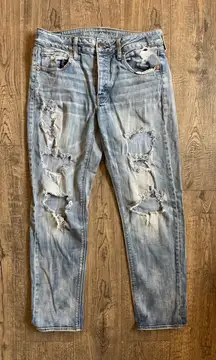 American Eagle Women’s Distressed Tom Girl Jeans- Size 8