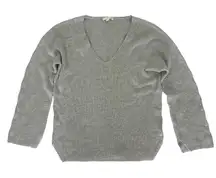 Skin Sweater Medium Gray V Neck Long Sleeve Minimal Cozy Basic‎