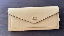 Coach  Wyn Soft Wallet C2326 In Vanilla