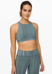 Lululemon Energy Bra High Neck Linear Spray Dye White Deep Ocean Size 6