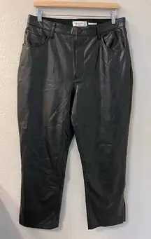 Abercrombie & Fitch 90s Straight Ultra High Rise Vegan Leather Pants 32/14 Short