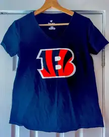 Cincinnati Bengals Burrow V-Neck Tee‎ Women’s Size Medium NWOT