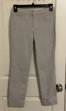 EUC Banana Republic‎ women’s Sloan curvy fit white blue striped pants size 2