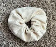 ‼️ANDI Jumbo Cream Scrunchie‼️