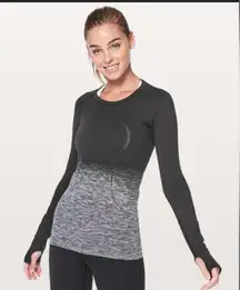 Black and Gray Women's Top Womens Long sleeve ombré 6 Swifty Tech