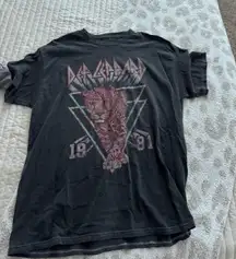 altard state def leapard graphic tee