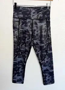 Zyia  Active Light N Tight Shiny Camo Cropped Crop Leggings