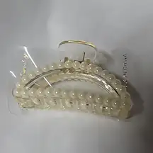 Pearl Hair CLAW Clip