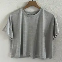 All in Motion Keyhole Back Cropped Boxy Active Tee T-Shirt Gray White Medium