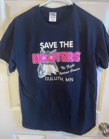 Gildan Hooters cancer T-shirt sz M